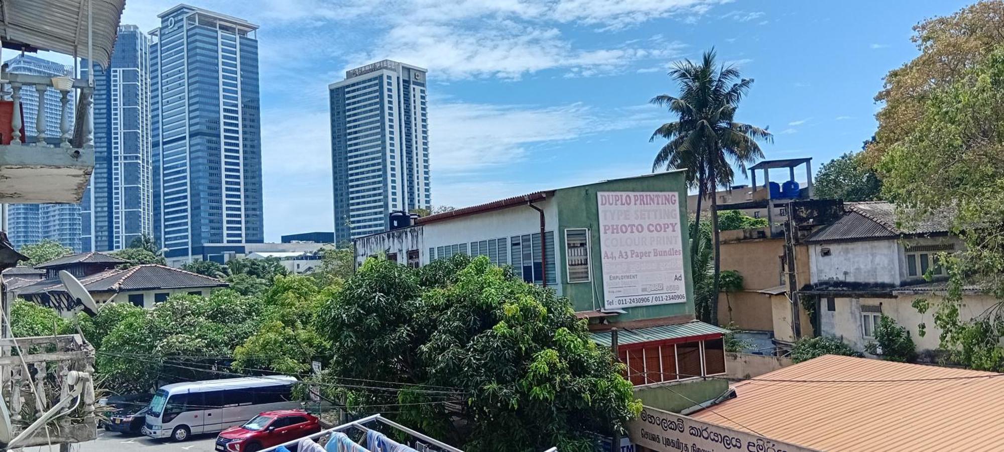 Asrama Downtown Monkey Backpackers *